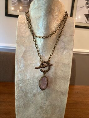 JAN MICHAELS San Francisco Antique Gold Chain Necklace with lavender Pendant